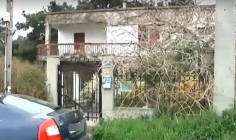 Θεσσαλονίκη: Κρατούσε αιχμάλωτα τα ξαδέλφια του από τον Ιούλιο – Τα έδενε με χειροπέδες